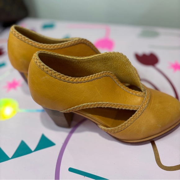 MWOB ELF Spirit Walker Bootie in Light Tan Women's Heels Size 7 - Picture 6 of 16